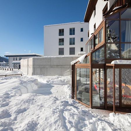 Agrimonia - 5,5-Zi Duplex Wohnung Bis 9 Personen Mit Eigenem Garten Davos Buitenkant foto
