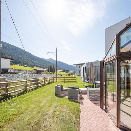 Agrimonia - 5,5-Zi Duplex Wohnung Bis 9 Personen Mit Eigenem Garten Davos Buitenkant foto