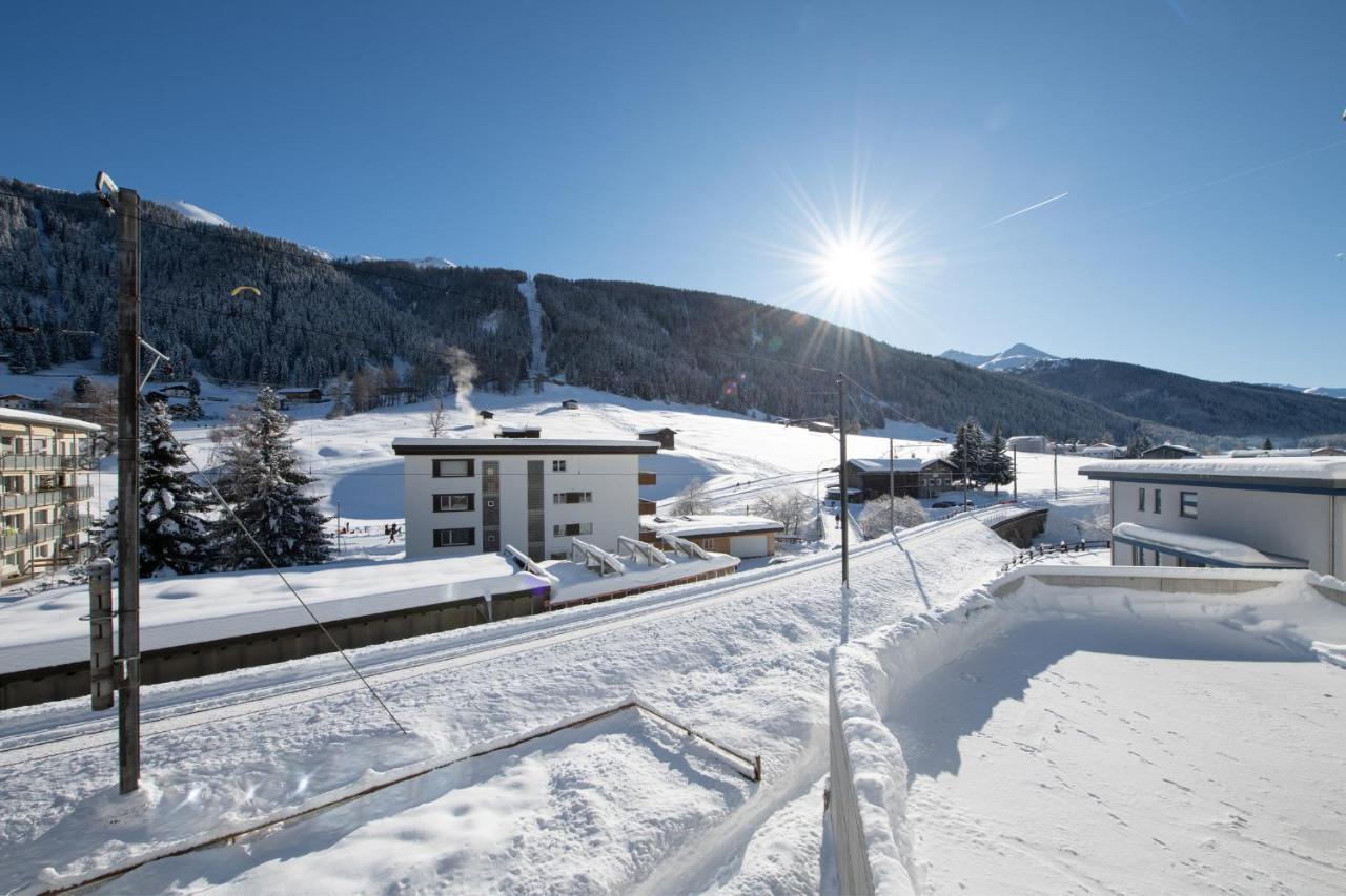 Agrimonia - 5,5-Zi Duplex Wohnung Bis 9 Personen Mit Eigenem Garten Davos Buitenkant foto
