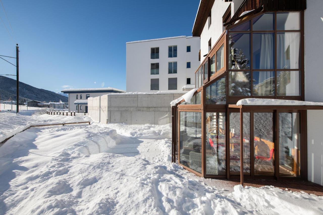 Agrimonia - 5,5-Zi Duplex Wohnung Bis 9 Personen Mit Eigenem Garten Davos Buitenkant foto