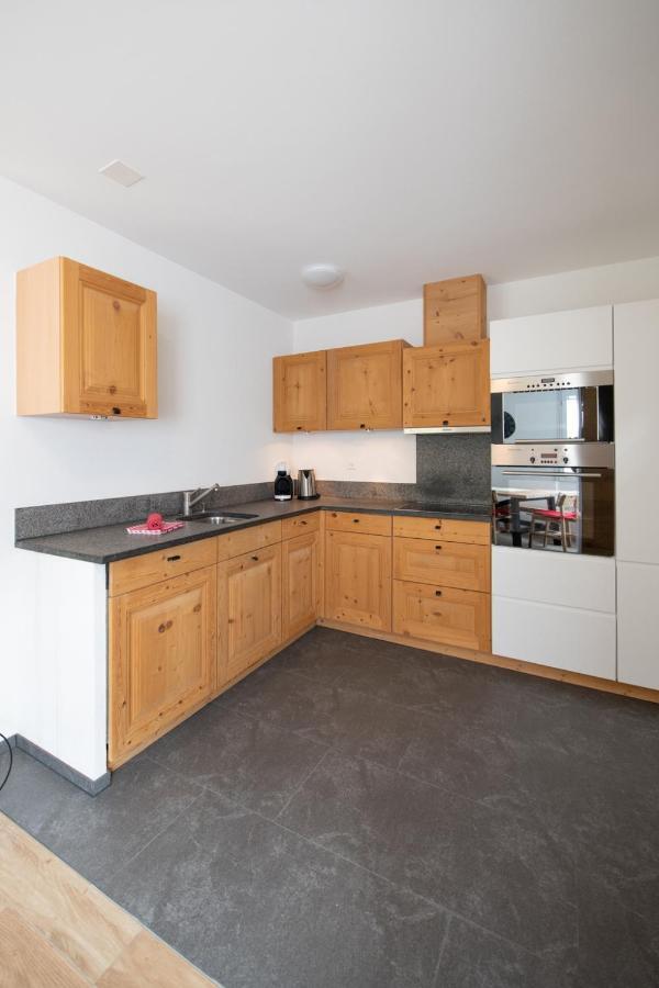 Agrimonia - 5,5-Zi Duplex Wohnung Bis 9 Personen Mit Eigenem Garten Davos Buitenkant foto