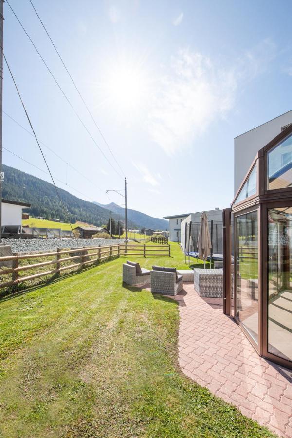 Agrimonia - 5,5-Zi Duplex Wohnung Bis 9 Personen Mit Eigenem Garten Davos Buitenkant foto