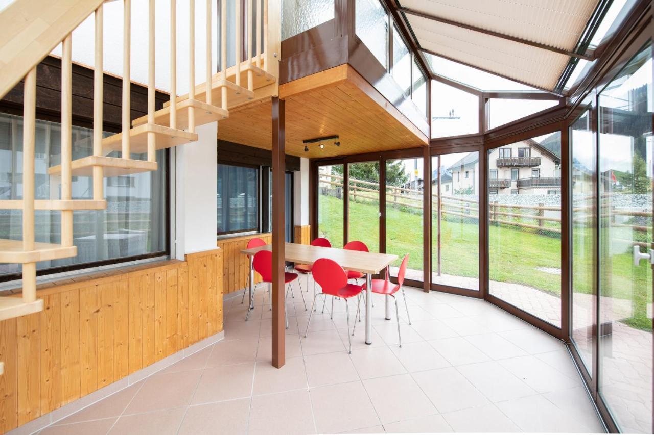 Agrimonia - 5,5-Zi Duplex Wohnung Bis 9 Personen Mit Eigenem Garten Davos Buitenkant foto